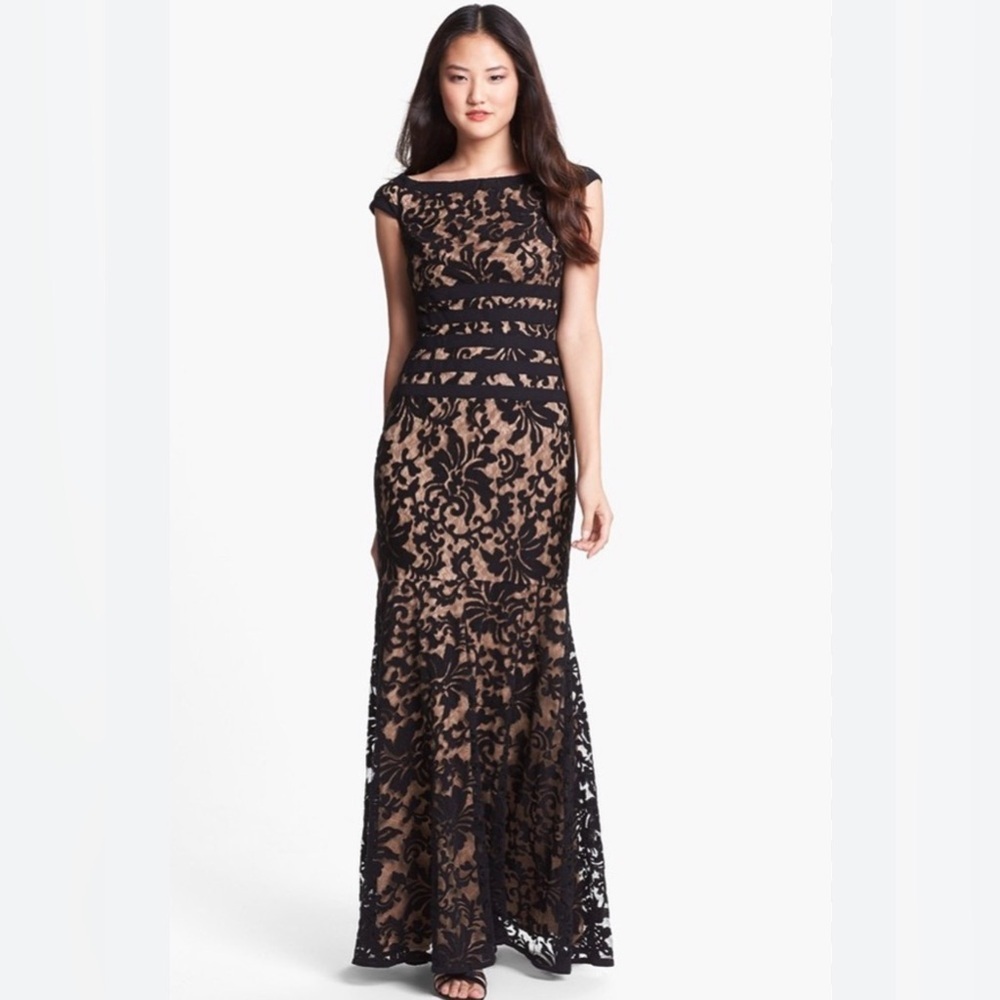 Tadashi Shoji Whimsygoth Dark Romantic black lace mermaid gown size 14.